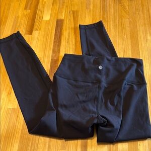 Black Lululemon wunder under Leggings